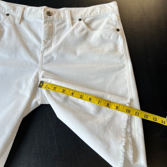 Carve Designs Oahu corduroy raw hem 10” shorts - Picture 8 of 12